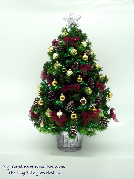 Luxury Green and Gold Christmas Tree